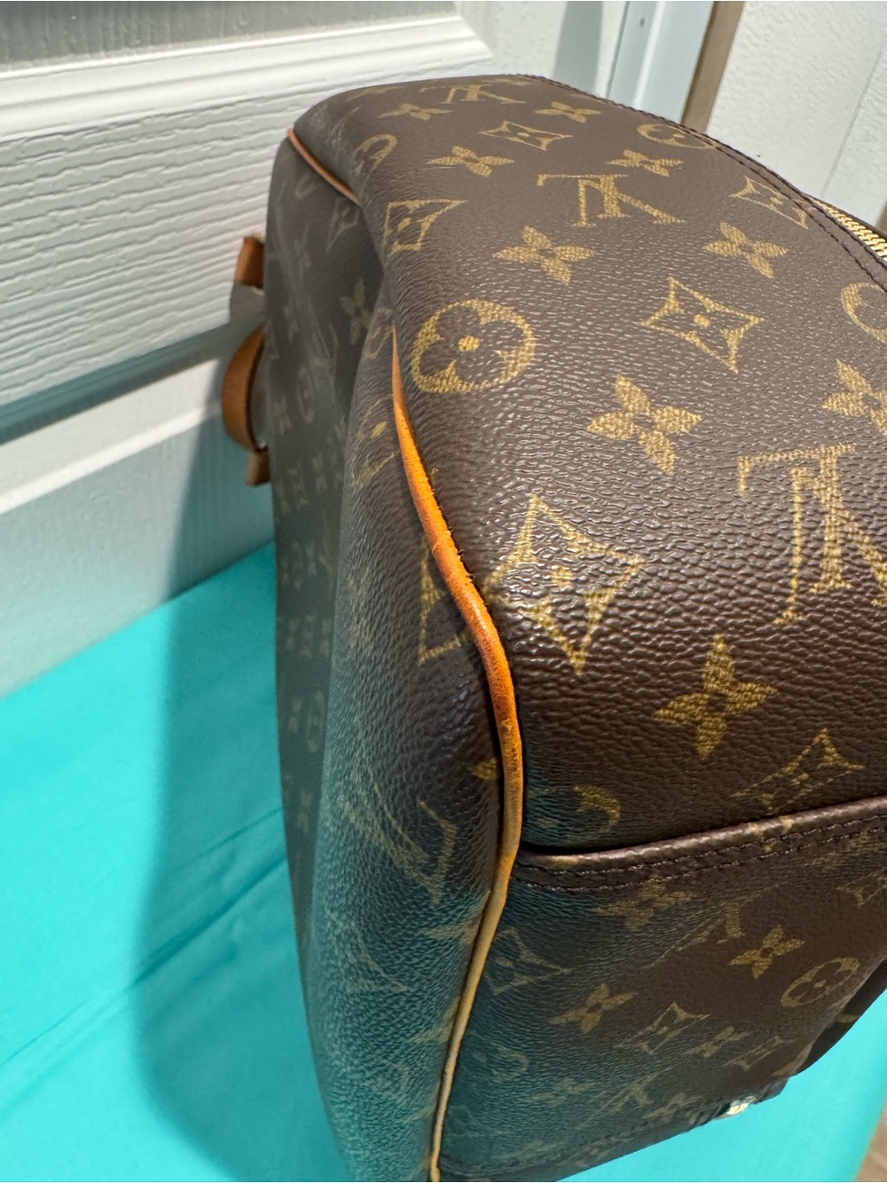 Louis Vuitton Monogram Excursion Travel Bag - Picture 7 of 15